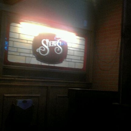 Снимок сделан в Shaw&#39;s Patio Bar &amp; Grill пользователем Stephen S. 3/8/2012