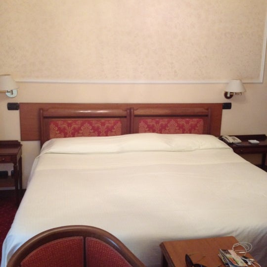 Das Foto wurde bei Hotel Ambasciatori Palace von Vladimir S. am 7/17/2012 aufgenommen