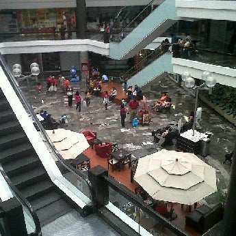 Photo taken at Centro Comercial El Parian by YOrch G. on 7/29/2012