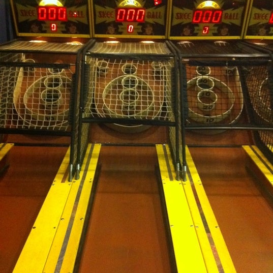 Photo taken at Dave &amp; Buster&#39;s by Lori P. on 3/2/2012
