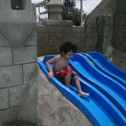 Photo prise au Splashtown San Antonio par Deborah G. le6/30/2012