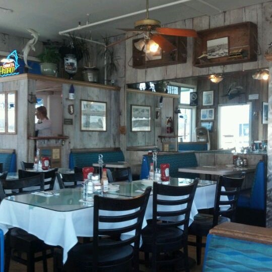 5/5/2012 tarihinde Morgan C.ziyaretçi tarafından Dolphin Restaurant'de çekilen fotoğraf