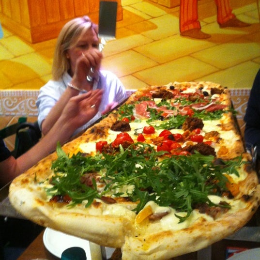 Pizza Metro Pizza 39 tips from 585 visitors