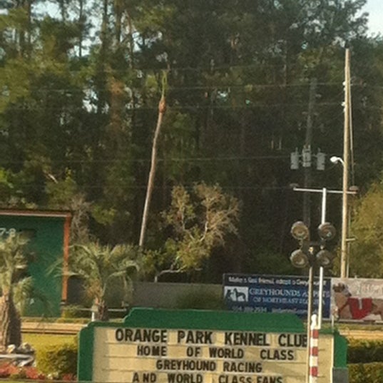 Foto scattata a bestbet Orange Park da Da #1 Lady D. il 3/22/2012