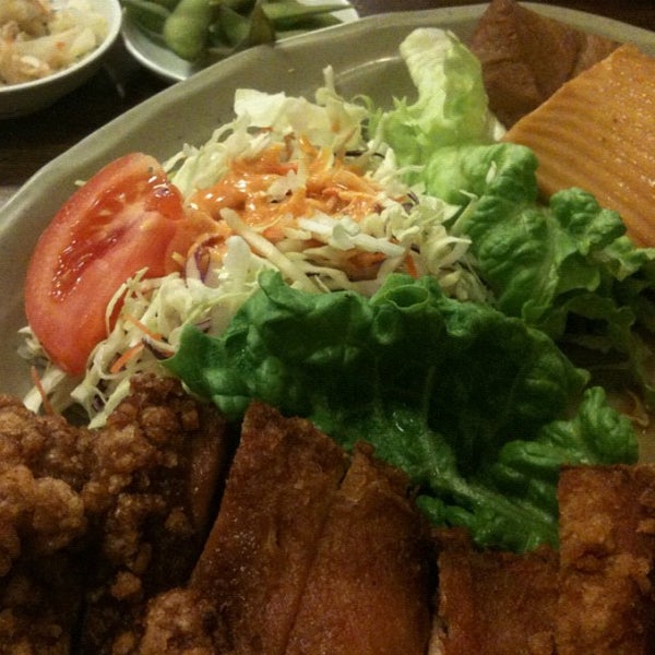 Снимок сделан в Dana&#39;s Restaurant, Catering &amp; Asian Grocery пользователем Electric B. 2/5/2012