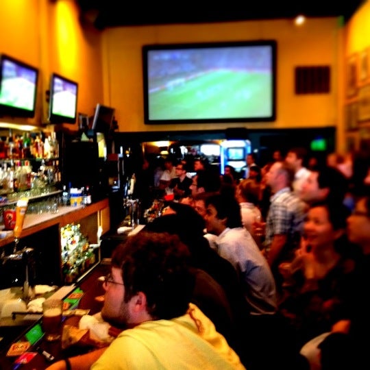 Foto diambil di Steff&#39;s Sports Bar oleh Adrian C. pada 6/28/2012