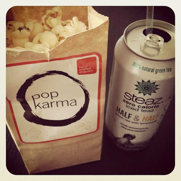 8/25/2012 tarihinde Christina M.ziyaretçi tarafından Pop Karma Popcorn'de çekilen fotoğraf