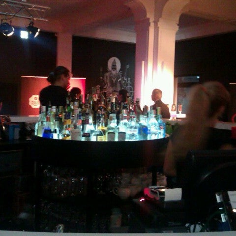 Photo prise au 360º Lounge Bar par Ancee le6/26/2012