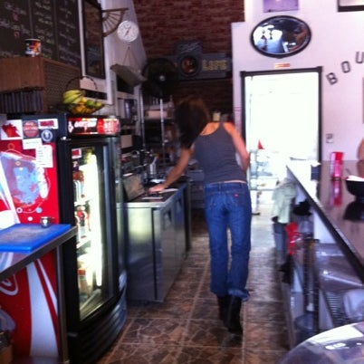 Foto tirada no(a) Nue Studio &amp; Cafe, Hollywood por Robert D. em 7/27/2012