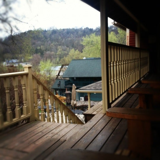 Brewster's Red Hotel 21 visitors