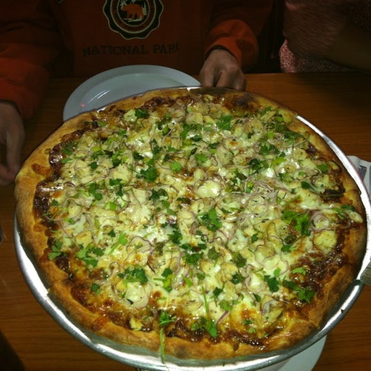 Das Foto wurde bei Nicky D&#39;s Wood Fired Pizza von Alex G. am 2/24/2012 aufgenommen