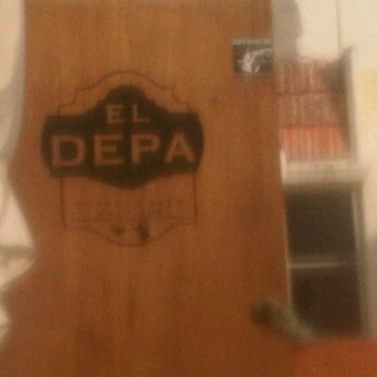 รูปภาพถ่ายที่ El Depa โดย Diego H. เมื่อ 3/3/2012