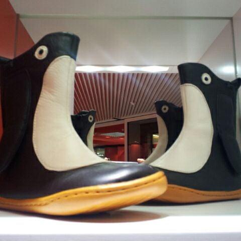 camper shoes head office