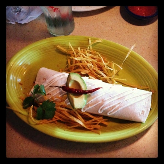 Foto tomada en La Parrilla Mexican Restaurant  por Griffin C. el 6/17/2012