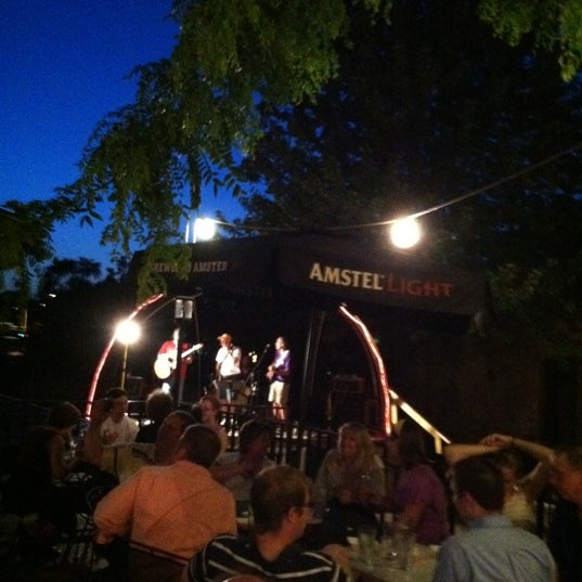 Foto tomada en The Contented Cow Pub and Wine Bar  por David B. el 6/9/2012