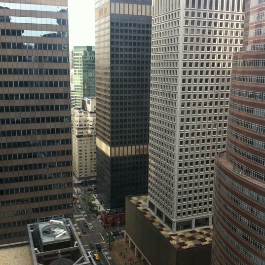 รูปภาพถ่ายที่ Courtyard New York Manhattan/Times Square โดย Ali A. เมื่อ 5/31/2012