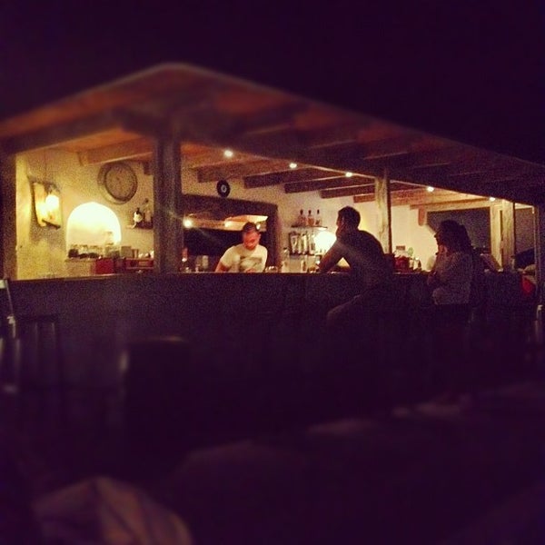 Das Foto wurde bei Mylos Terrace Cocktail Bar von Lorena D. am 8/18/2012 aufgenommen