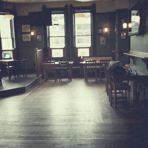 Photo taken at Molly Malone&#39;s Irish Pub &amp; Restaurant by Sara C. on 3/31/2012