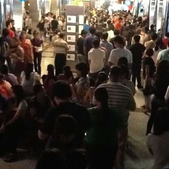 vans alabang town center