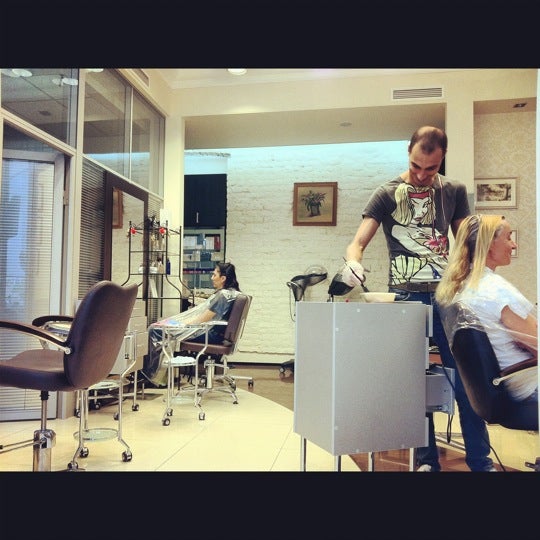 8/19/2012 tarihinde Ksenia K.ziyaretçi tarafından Beauty Lounge'de çekilen fotoğraf