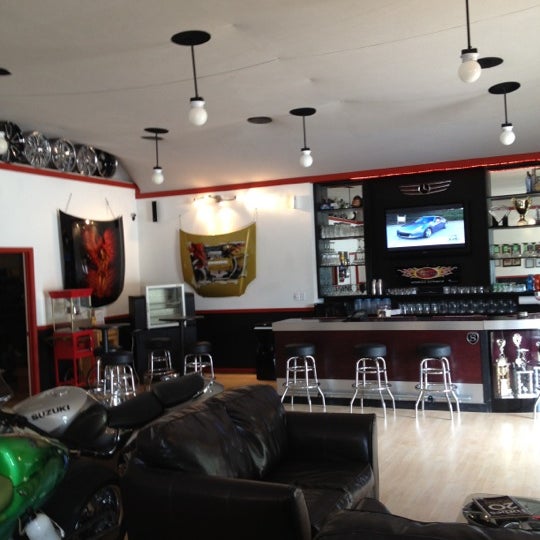 D & D Kustom Collision 373 McDonough Pkwy