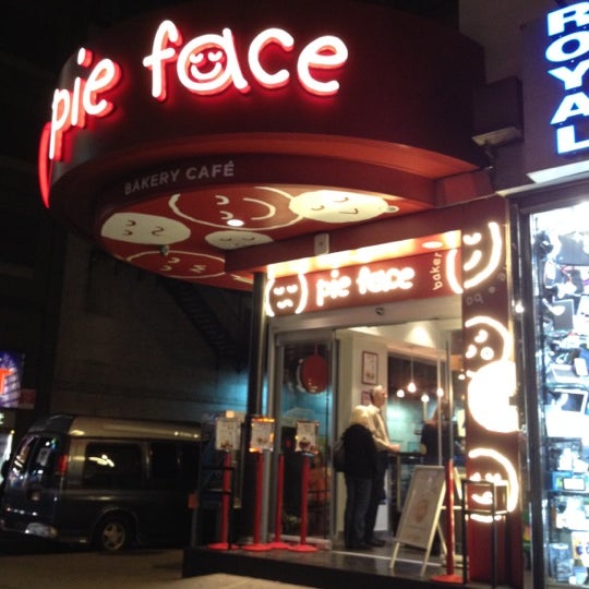 Photo taken at Pie Face by Mia 江. on 5/11/2012