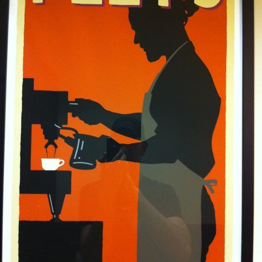 4/14/2012 tarihinde Steve K.ziyaretçi tarafından Peet&#39;s Coffee &amp; Tea'de çekilen fotoğraf