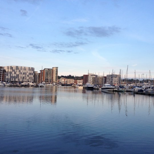 รูปภาพถ่ายที่ Ipswich Town &amp; Waterfront โดย Matthew T. เมื่อ 5/8/2012