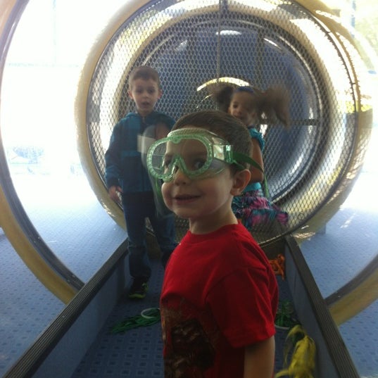 Foto tomada en DuPage Children&#39;s Museum  por Rachelle K. el 5/17/2012