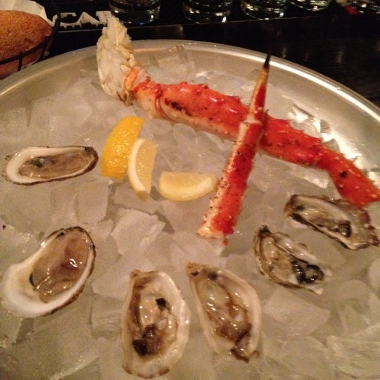 4/17/2012에 Carl S.님이 Le Grand Bistro &amp; Oyster Bar에서 찍은 사진