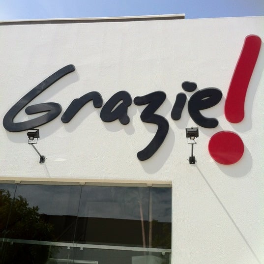 รูปภาพถ่ายที่ Grazie! Restaurante โดย Virginia P. เมื่อ 2/11/2012