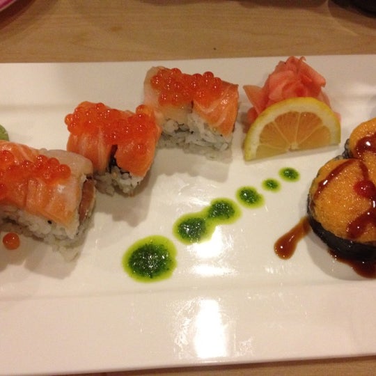 Foto scattata a Sushi Oishii da ⭐️Pam⭐️ il 5/2/2012