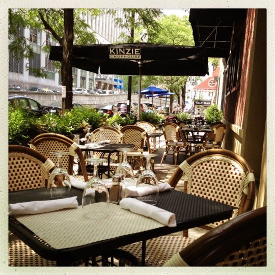 Photo taken at Kinzie Chophouse by ᴡ O. on 7/26/2012