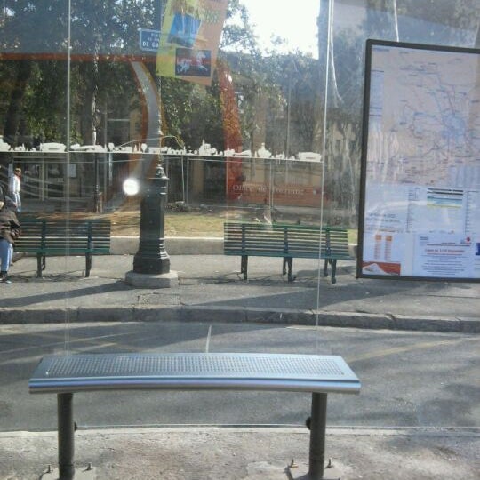 Arret De Bus Rotonde Poste Bus Stop