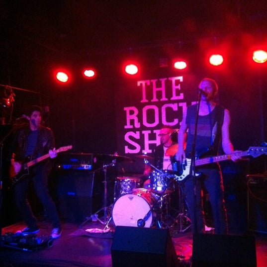 รูปภาพถ่ายที่ The Rock Shop โดย Zeb H. เมื่อ 5/1/2012