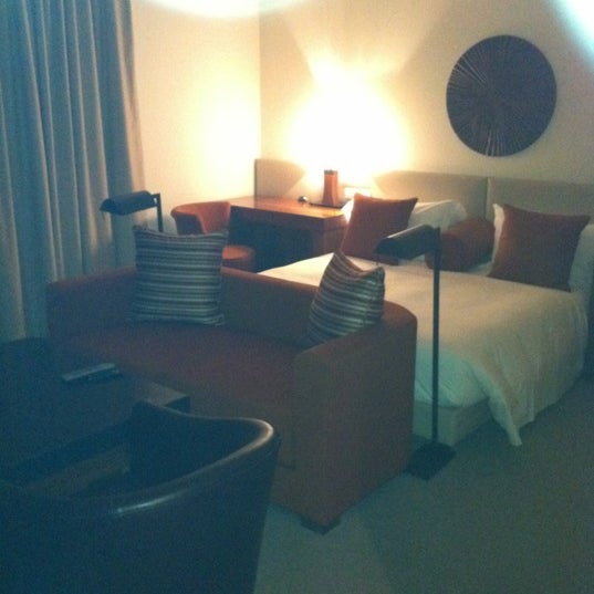 Foto diambil di Milan Suite Hotel oleh Alessia S. pada 7/2/2012