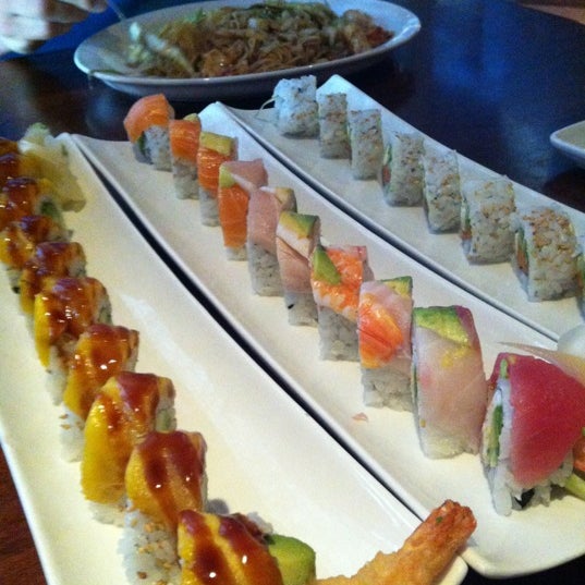 รูปภาพถ่ายที่ Banbu Sushi Bar &amp; Grill โดย Von B. เมื่อ 7/25/2012