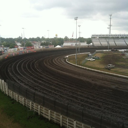 รูปภาพถ่ายที่ Knoxville Raceway โดย Bruce S. เมื่อ 8/9/2012