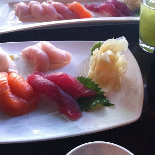 4/9/2012 tarihinde John C.ziyaretçi tarafından Sushi Mon Japanese Cuisine'de çekilen fotoğraf