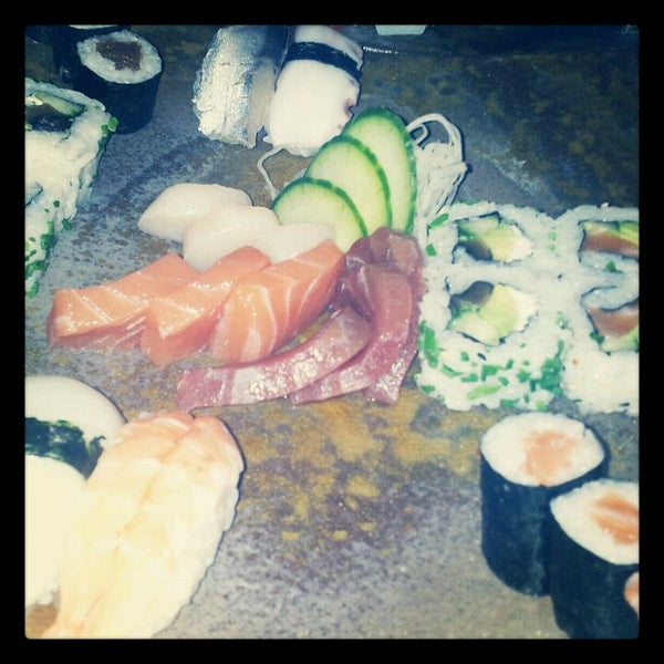 Photo taken at Kynoto Sushi Bar by Garzhia on 4/28/2012