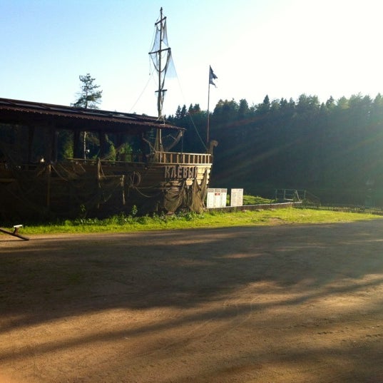 7/3/2012 tarihinde Nadezhda O.ziyaretçi tarafından Клёвое место'de çekilen fotoğraf