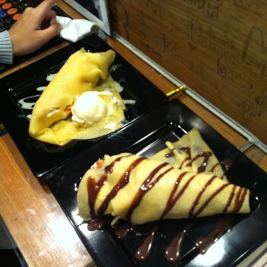 Photo taken at D.O.D Cafe (甜の部) by Nami V. on 7/26/2012