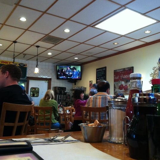 Photo taken at Jinky&#39;s Cafe Sherman Oaks by Janela B. on 2/18/2012