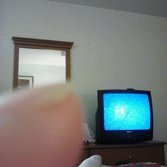 The tv doesn t work. The tv doesn t work