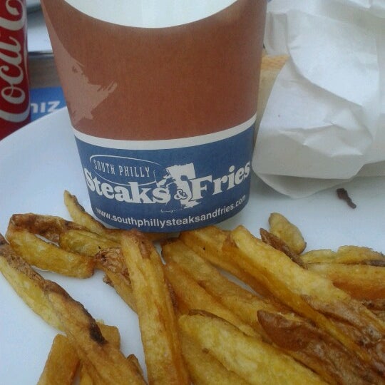 Foto diambil di Steak &amp; Fries South Philly oleh Gülden D. pada 6/28/2012