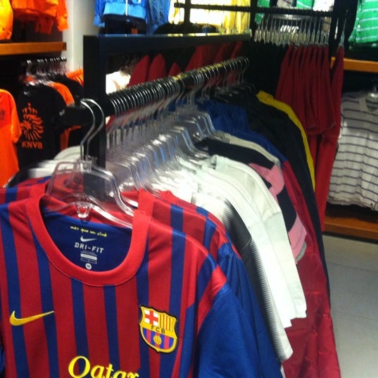 nike mall alto las condes