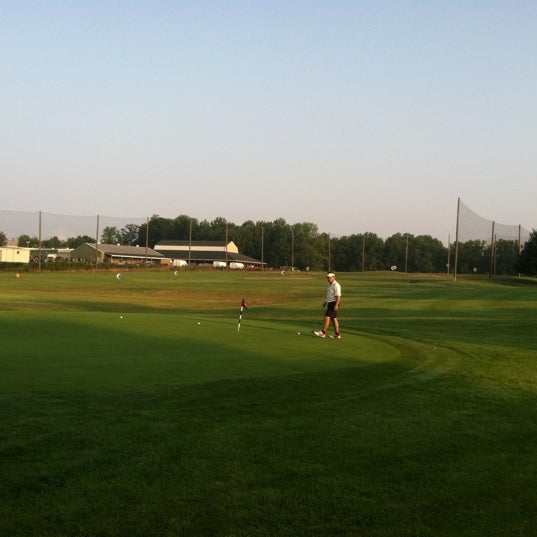 Foto diambil di Redgate Golf Course oleh Lynn N. pada 8/4/2012