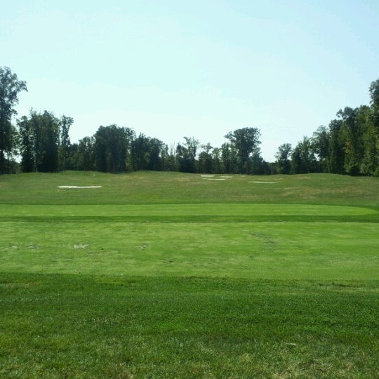 Foto tomada en Westfields Golf Club  por Taylor G. el 9/13/2012