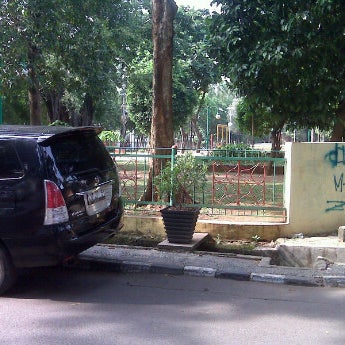 Photo taken at Taman Simanjuntak by Rudi H. on 4/17/2012