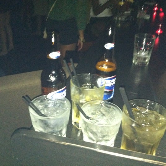 Foto tirada no(a) Monte&#39;s Lounge por Becca S. em 7/11/2012